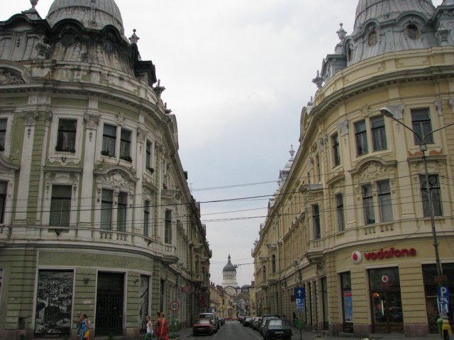 Зеркальные здания в городе Клуж-Напока, Румыния